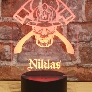 Personalisiertes RGB-LED Nachtlicht - Feuerwehr Totenkopf Motiv mit Wunschname, individuelles Geschenk, Acrylglas